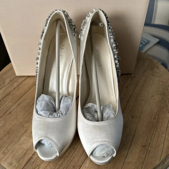 NWB Paradox London Womens Indulgence Ivory Size 7 High Heel Wedding Pump - Picture 4 of 12